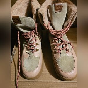 Coach Tyler Sherling Women's Boots. Pink & Tan with Pink Laces